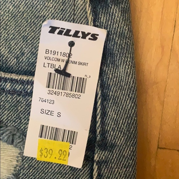 Denim skirt new with tags - Picture 2 of 2